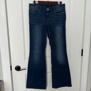 White House Black Market Flare jeans sz 8